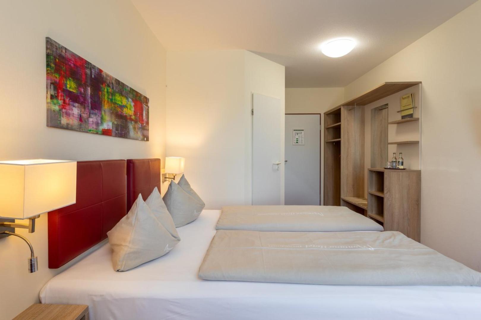 Hotel Montana Diemelstadt ภายนอก รูปภาพ
