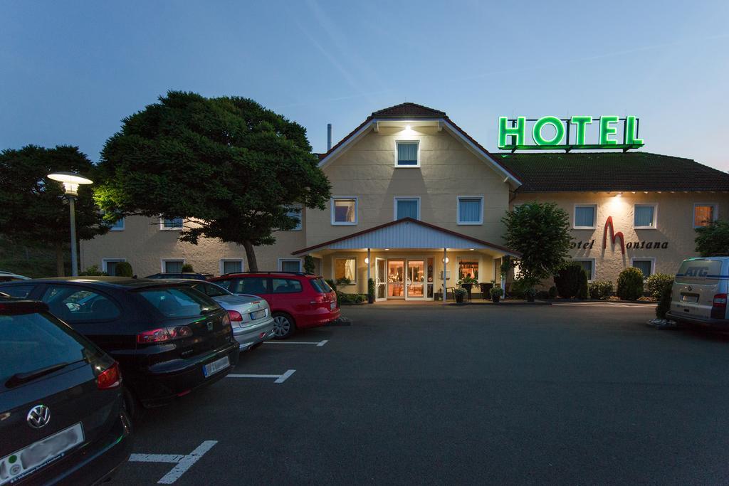 Hotel Montana Diemelstadt ภายนอก รูปภาพ